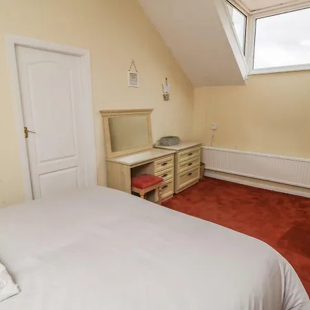 Summerfield House Уитби